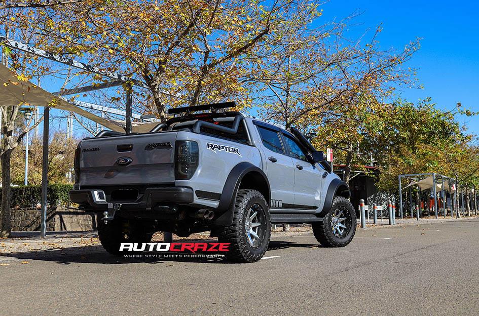 FORD RANGER RAPTOR RAMPAGE CHROME CENTER AND GLOSS BLACK OUTER